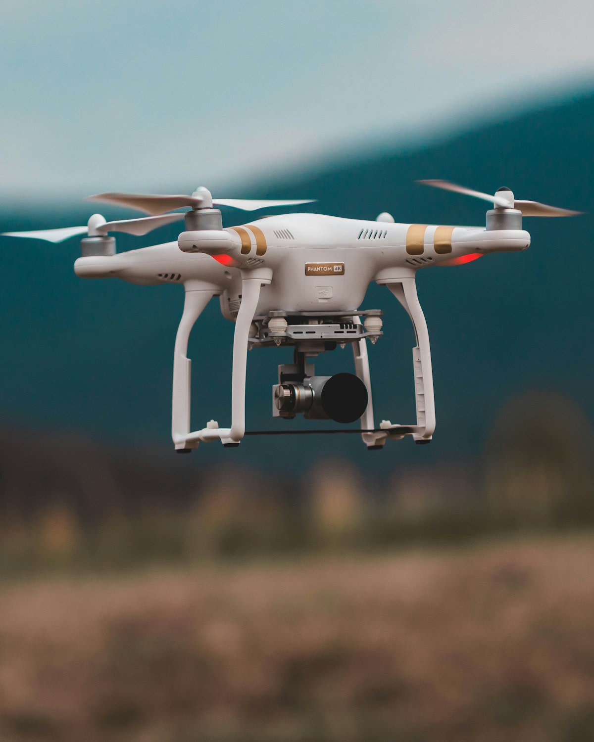 Compact foldable drone